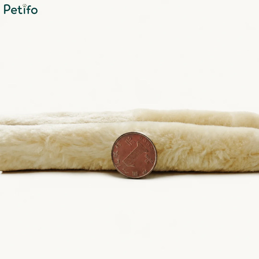 Close-up showing the soft, thick fleece lining of the horse girth.