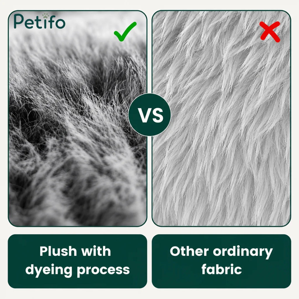 Comparison graphic demonstrating the superior quality and soft texture of plush fabric with a professional dyeing process versus ordinary pet bed fabric.