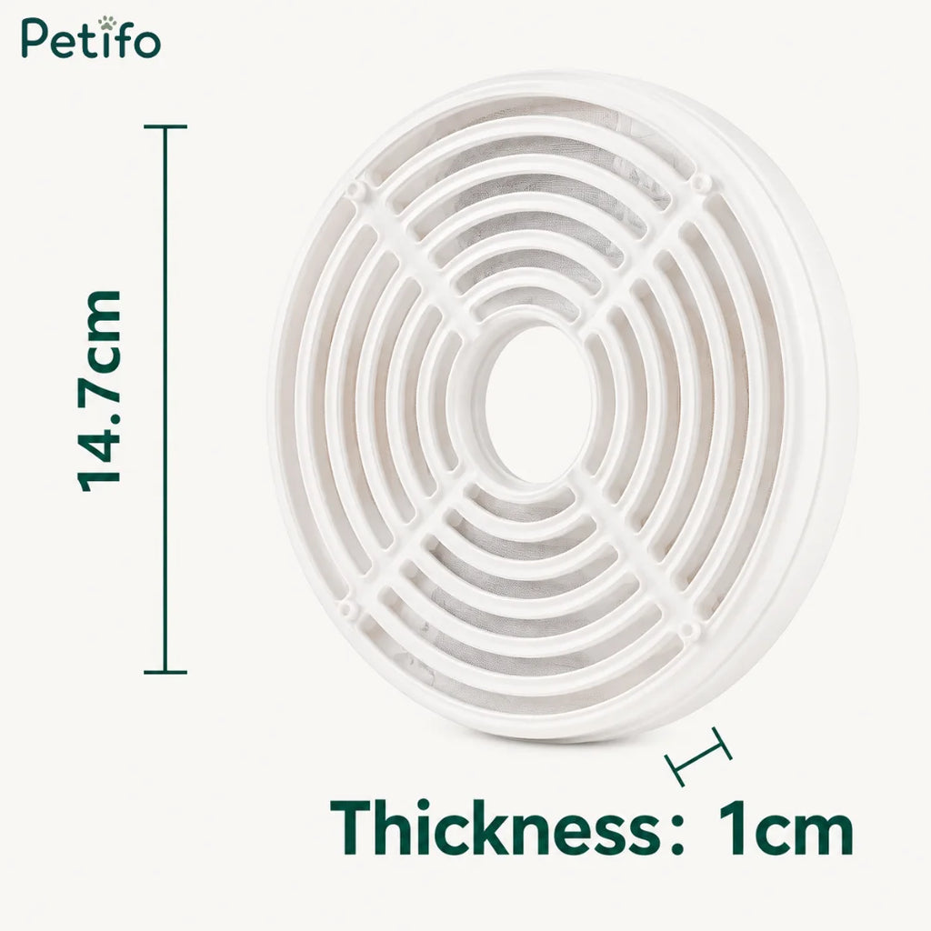 Single circular pet water fountain filter showing precise dimensions of 14.7cm diameter and 1cm thickness.