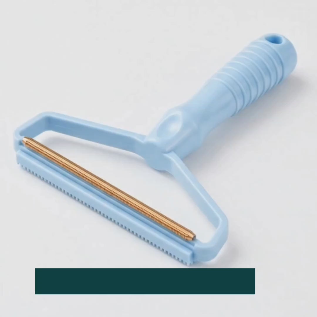 Lifting pet hair off a sofa with the reusable lint remover – Petifo